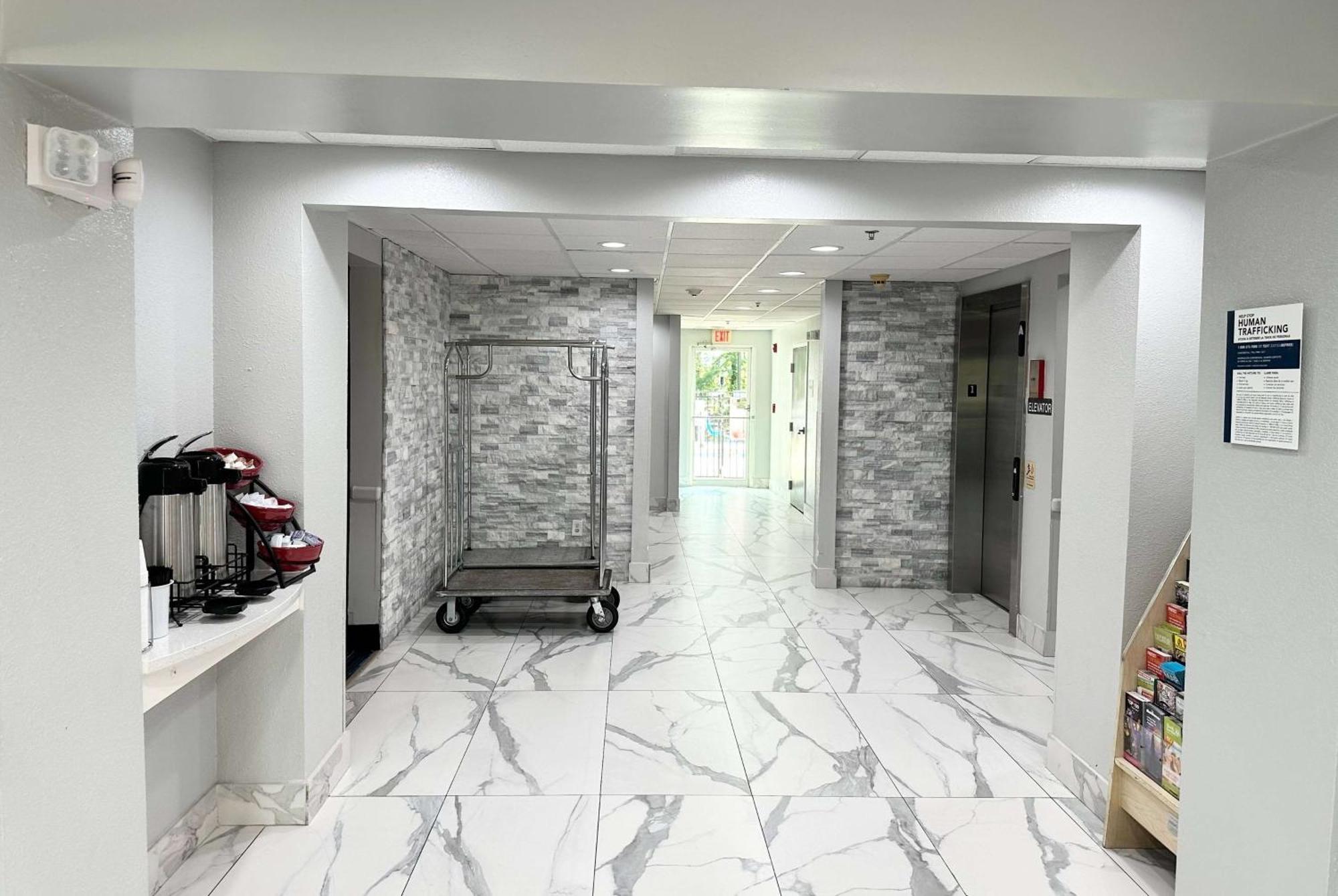 Hotel Ramada By Wyndham Lithia Springs Atlanta Extérieur photo