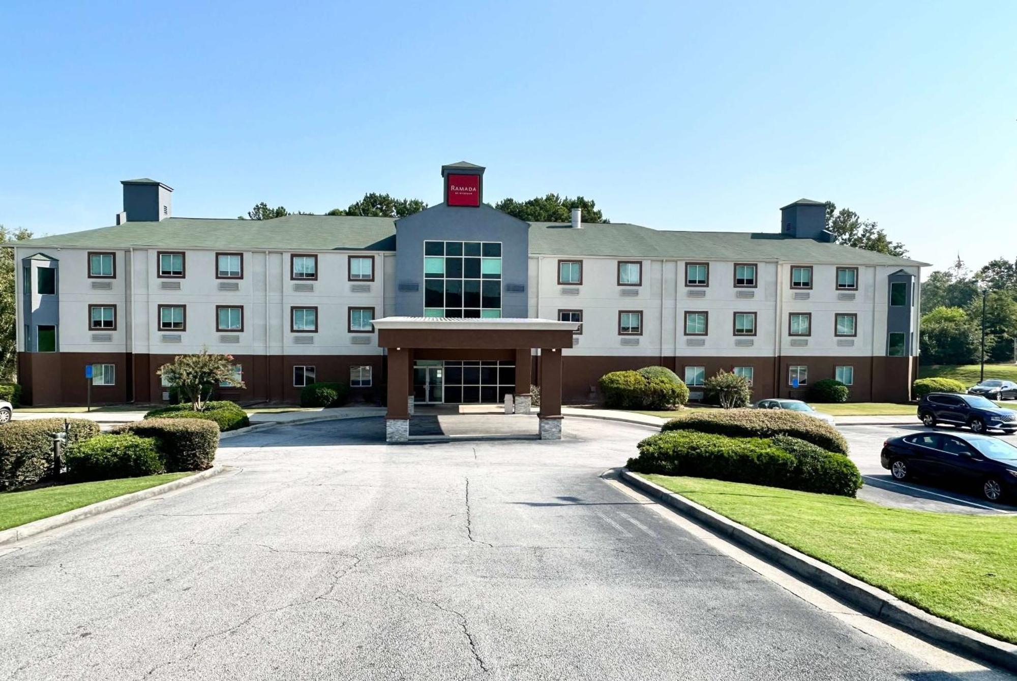 Hotel Ramada By Wyndham Lithia Springs Atlanta Extérieur photo