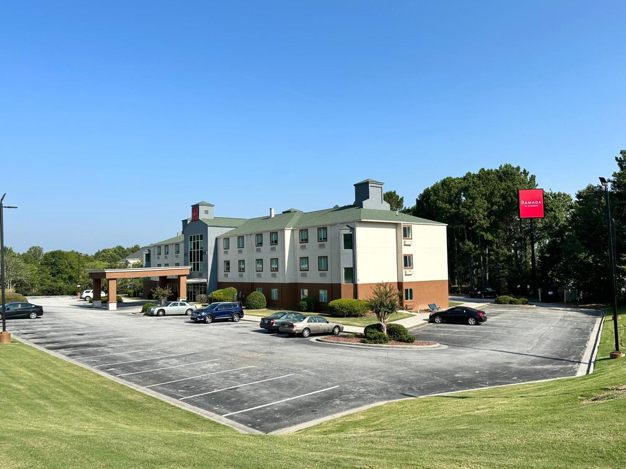 Hotel Ramada By Wyndham Lithia Springs Atlanta Extérieur photo